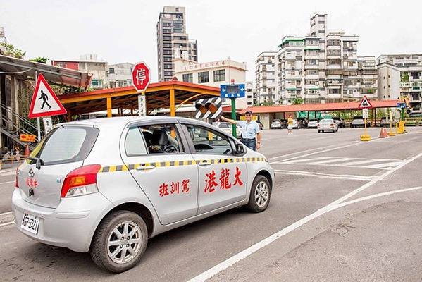 汽車路考-強制上路