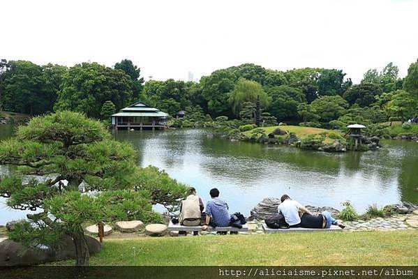 【東京都】清澄庭園：下町風情的日式庭園裏，品咖啡找四季