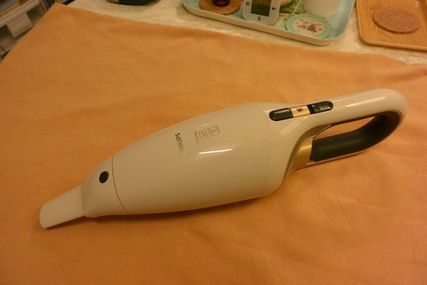 DIY〉飛利浦手提充電式吸塵器 Philips FC6140