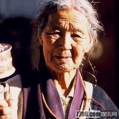 湖北神仙奶奶 - 湖北神仙奶奶 唔食野 剩煲煙飲茶 12年唔死