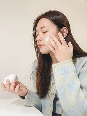 好物推薦|克麗緹娜CHLITINA::臉部保養推薦！月見草禦