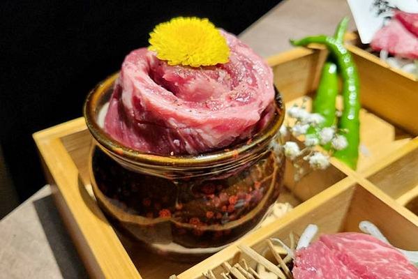 【凱特愛吃】山上走走 日式無菜單燒肉台北華山店。頂級和牛燒肉