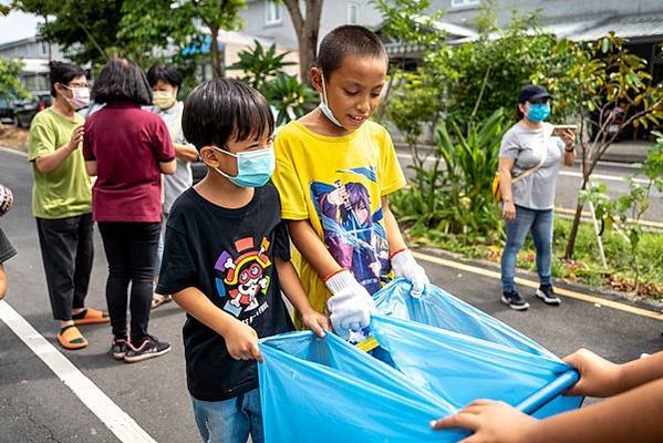 圖說：環保小尖兵—培養孩童公民意識。