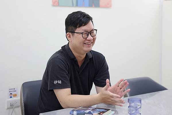 0275圖說：黃志仁說明家園是訓練身心障礙者自立生活的住處。