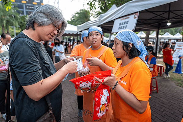 同理他們的不便 高雄市民響應無障礙生活節