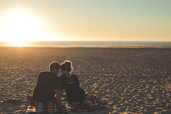 Canva - Man and Woman in Front of Horizon