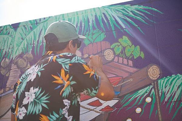 Mural Artist in Kakaako - POW! WOW! Hawaii