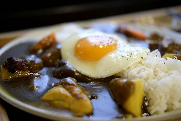 日式食堂裡的美味｜六張犁 富士咖哩 Fuji Curry(已
