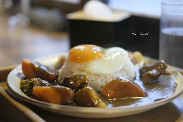 日式食堂裡的美味｜六張犁 富士咖哩 Fuji Curry(已