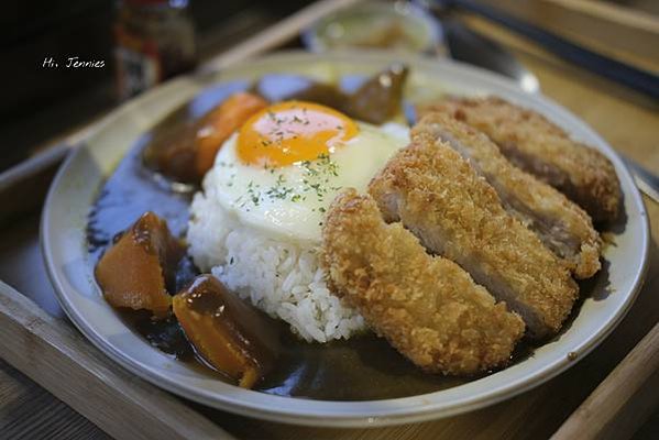 日式食堂裡的美味｜六張犁 富士咖哩 Fuji Curry(已