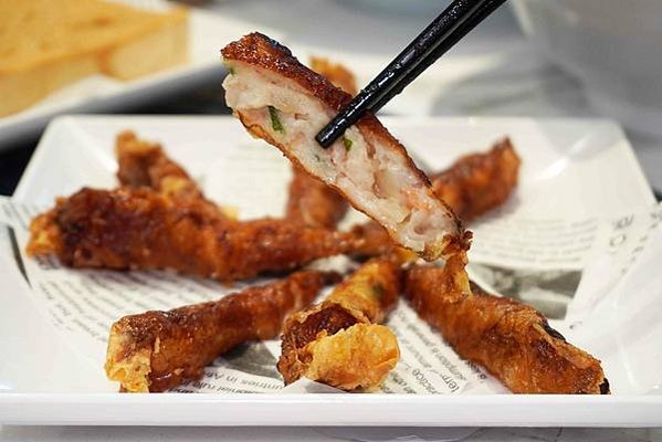 台中宵夜推薦｜客來樂夜食店 厚切豬排蛋餅、炒泡麵、咖哩飯，平