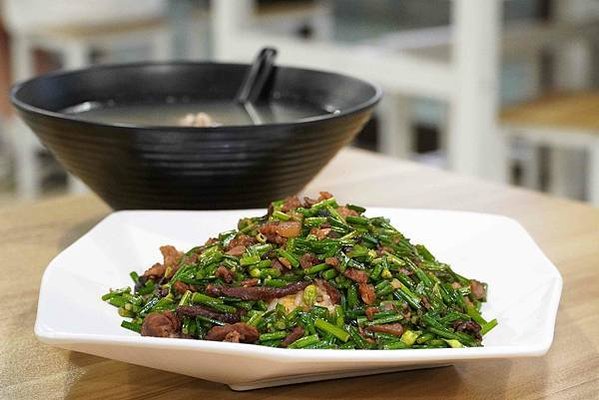 中原大學牛肉麵推薦｜鍾小勤麵食館 大份量平價美食，大學生激推