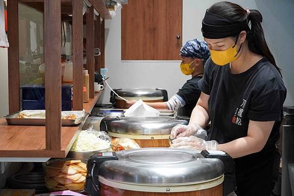 台中沖繩飯糰推薦｜越光米捏成一座山「不握松飯糰」海陸用料超浮