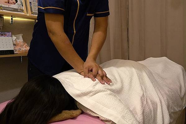 台北雙連按摩推薦｜大樂經絡舒活 全身指壓按摩、油壓按摩，師傅