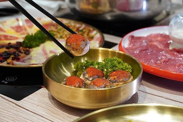 台中麻辣鍋推薦｜1 串 12 元配火鍋！台中必吃麻辣串串火鍋