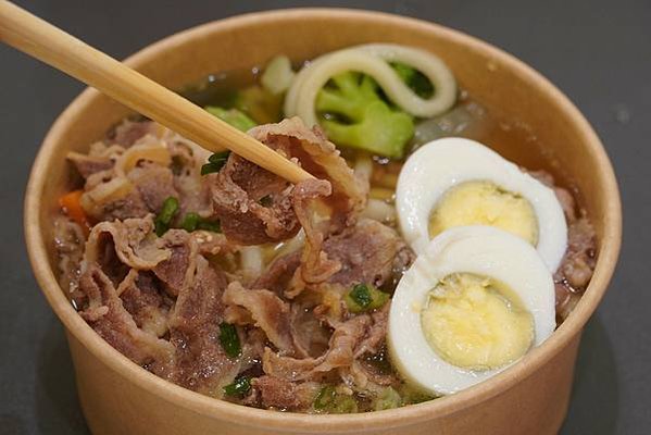 公館咖哩推薦｜小鹿亭 咖哩、丼飯、烏龍麵，肉燥系列便當＄90