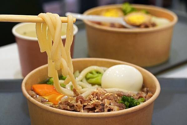 公館咖哩推薦｜小鹿亭 咖哩、丼飯、烏龍麵，肉燥系列便當＄90