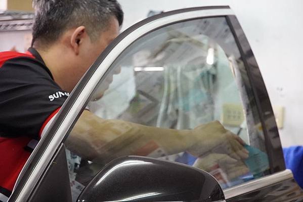 台東汽車隔熱紙推薦｜九如汽車建築隔熱紙 專營汽車隔熱紙施工，