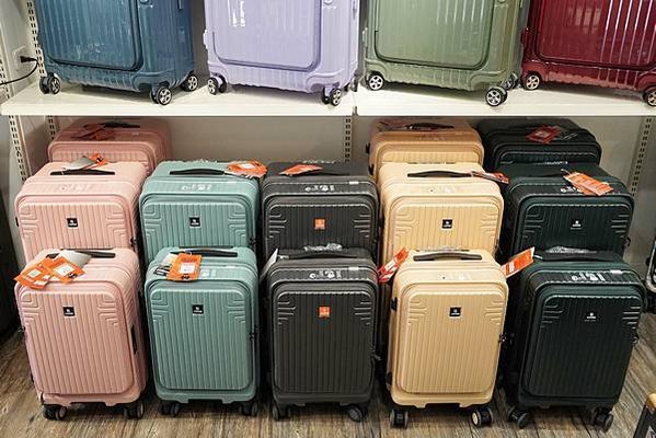 2025行李箱推薦｜黑箱作業行李箱專賣店 胖胖箱、前開箱、防