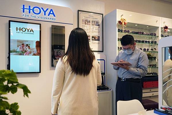 高雄眼鏡行推薦｜高雄鳳山 全球眼鏡行／全球驗光所「HOYA舒