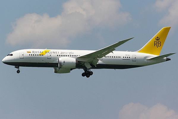 1920px-Royal_Brunei_Airlines_Boeing_787-8_Dreamliner_V8-DLC