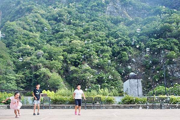 花蓮太魯閣晶英酒店（矗立峽谷中的五星級酒店、享受在山林間游泳