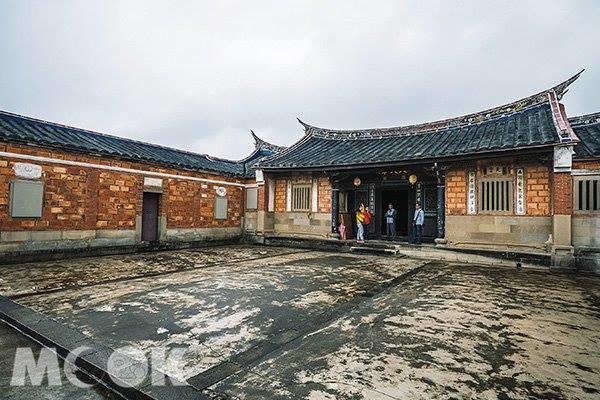 客家人李騰芳古宅典型紹安客家建築，又稱為李金興古宅或李舉人古