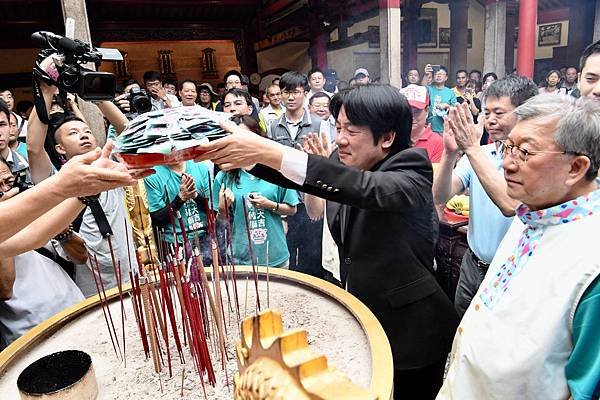 2018年新竹縣義民文化祭/1934年義民廟前有石馬及石燈籠