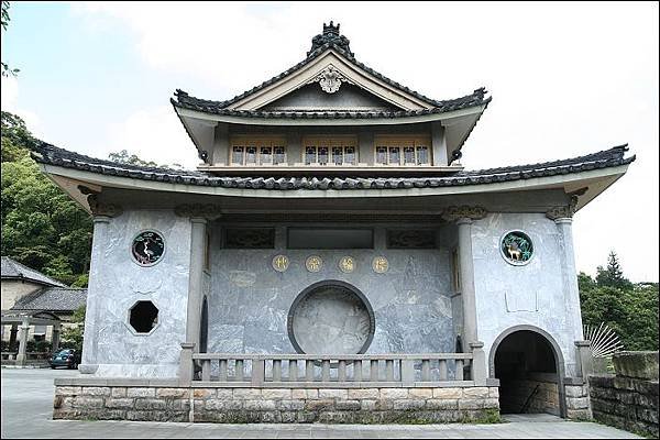 圓通禪寺俗稱圓通寺-釋迦牟尼佛、文殊菩薩、菩賢菩薩三尊大佛像