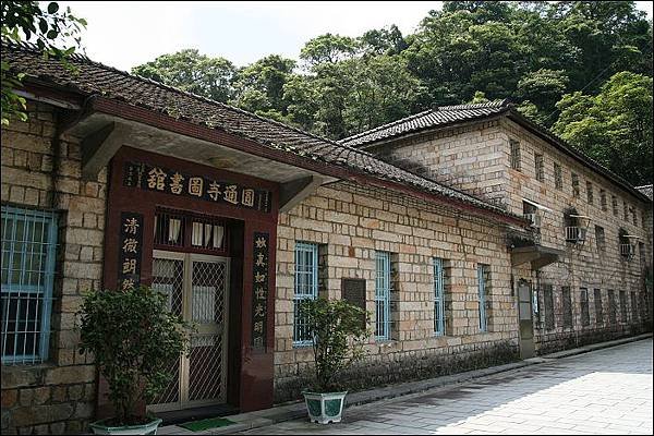 圓通禪寺俗稱圓通寺-釋迦牟尼佛、文殊菩薩、菩賢菩薩三尊大佛像