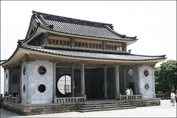 圓通禪寺俗稱圓通寺-釋迦牟尼佛、文殊菩薩、菩賢菩薩三尊大佛像