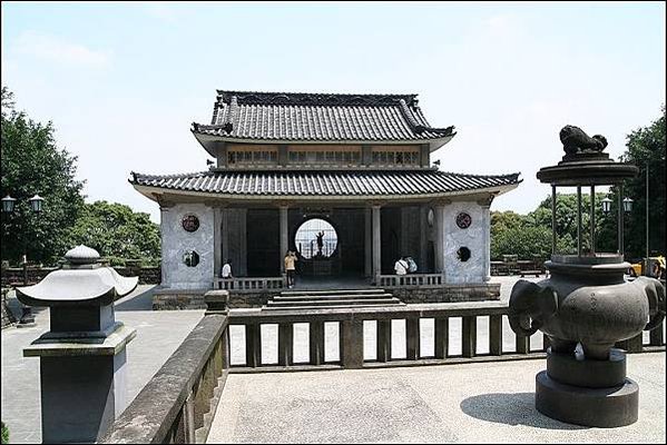 圓通禪寺俗稱圓通寺-釋迦牟尼佛、文殊菩薩、菩賢菩薩三尊大佛像