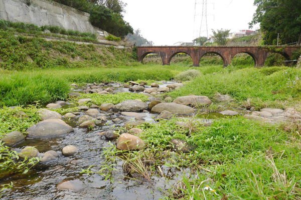 「糯米橋」大平紅橋全台僅剩三座的百年古橋（紅橋），其中一座就