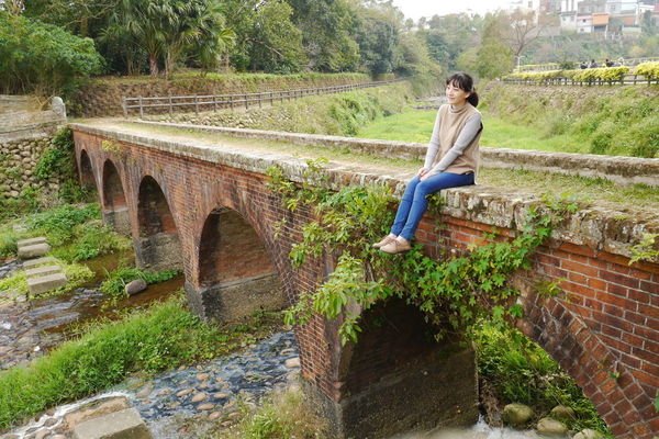 「糯米橋」大平紅橋全台僅剩三座的百年古橋（紅橋），其中一座就