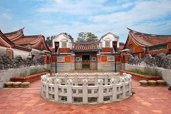 老照片/臺灣日日新報社原為落成於1908年的二層樓建築，19