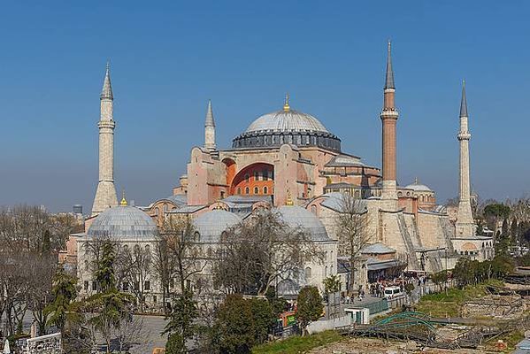 800px-Hagia_Sophia_Mars_2013