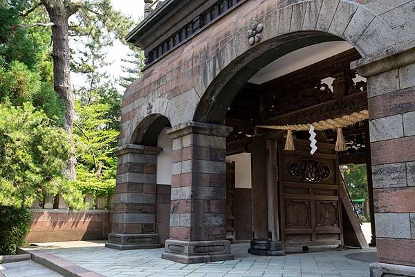 遠渡來台的日本諸神：日治時期的台灣神社田野踏查/全台第一本，