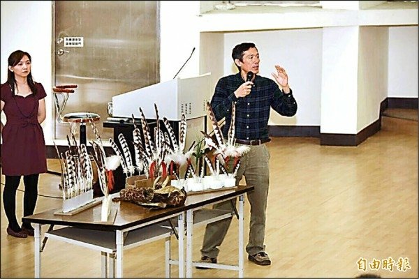 「熊鷹」是排灣族與魯凱族人部落傳說中祖先的化身，同時也是頭目