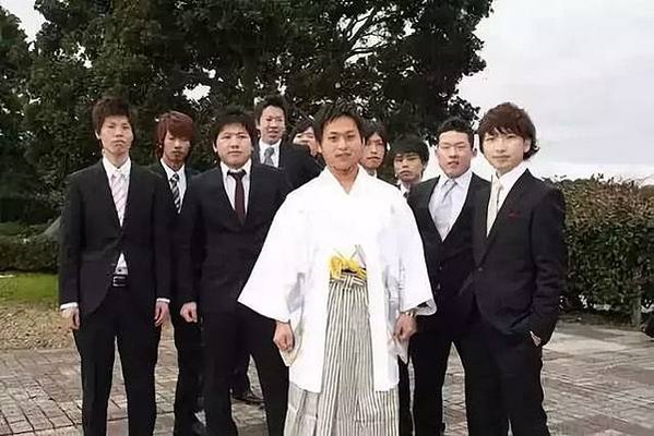 日本武士成人禮-元服/「元」是頭的意思，「服」是穿的動詞意思