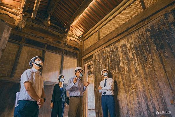 開台進士-鄭用錫（1788-1858）詩句:舂檳榔/進士第/