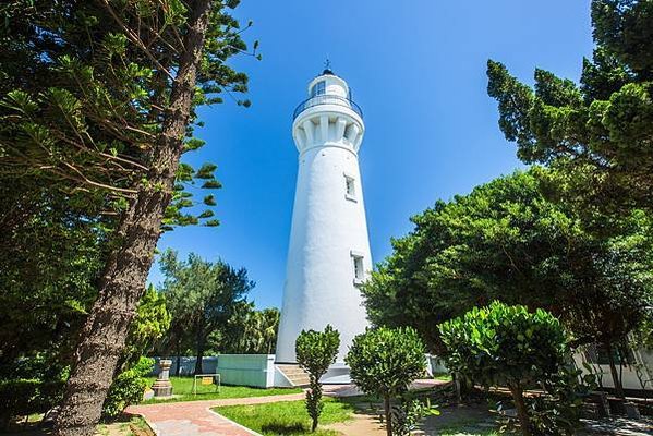 白沙岬燈塔（1898年建）國定古蹟-1901年啟用-塔身為雙