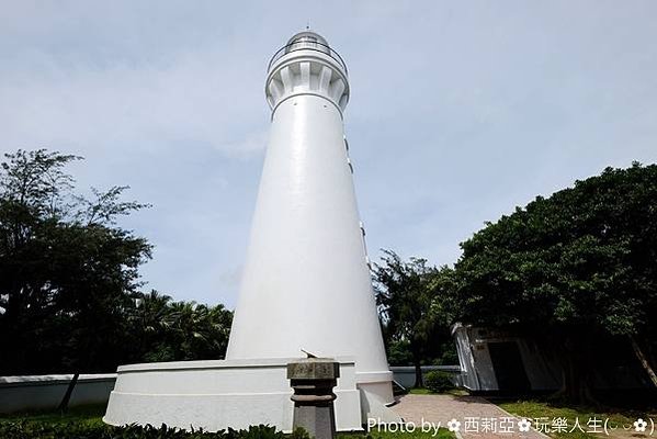 白沙岬燈塔（1898年建）國定古蹟-1901年啟用-塔身為雙