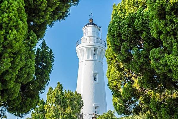 白沙岬燈塔（1898年建）國定古蹟-1901年啟用-塔身為雙