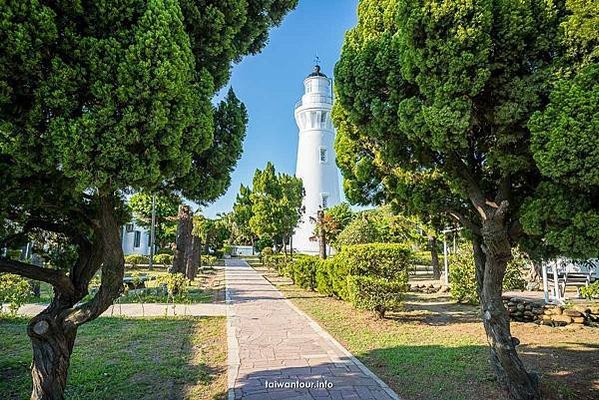 白沙岬燈塔（1898年建）國定古蹟-1901年啟用-塔身為雙