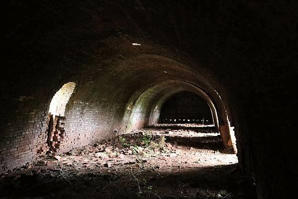 霍夫曼窯（八卦窯）/「如八卦坐鎮，同太極順勢運轉」八卦窯在日