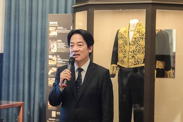 「若槻道隆校長敕任官大禮服」獲南市府公告指定為「一般古物」見