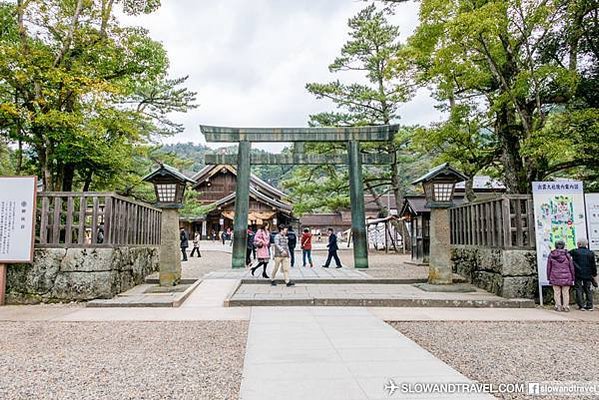 出雲大社「結良緣」聞名：求良緣必訪結緣神社-神社境內的兔子雕