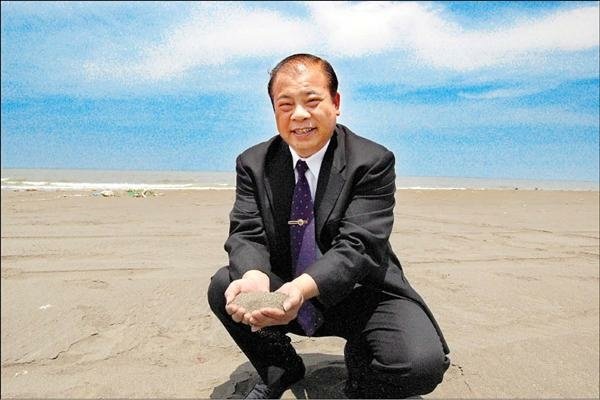 財團法人褒忠亭義民中學財團第15屆董事長黃茂實-前觀音鄉長，