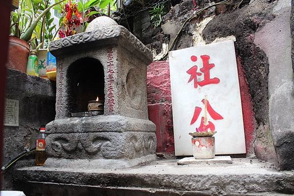 土地神《禮記．祭法》「共工氏之霸九州也，其子曰后土，能平九州