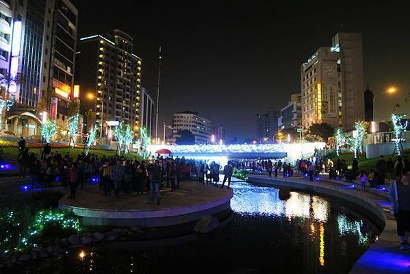 【台灣｜台中】柳川藍帶水岸.超浪漫LED.適合情侶約會.市區